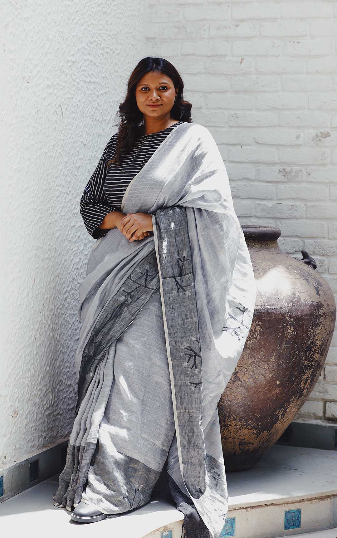 Handspun linen saree with zari work