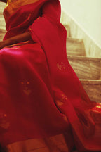 Regal Charm : handwoven chanderisilk saree with gold border