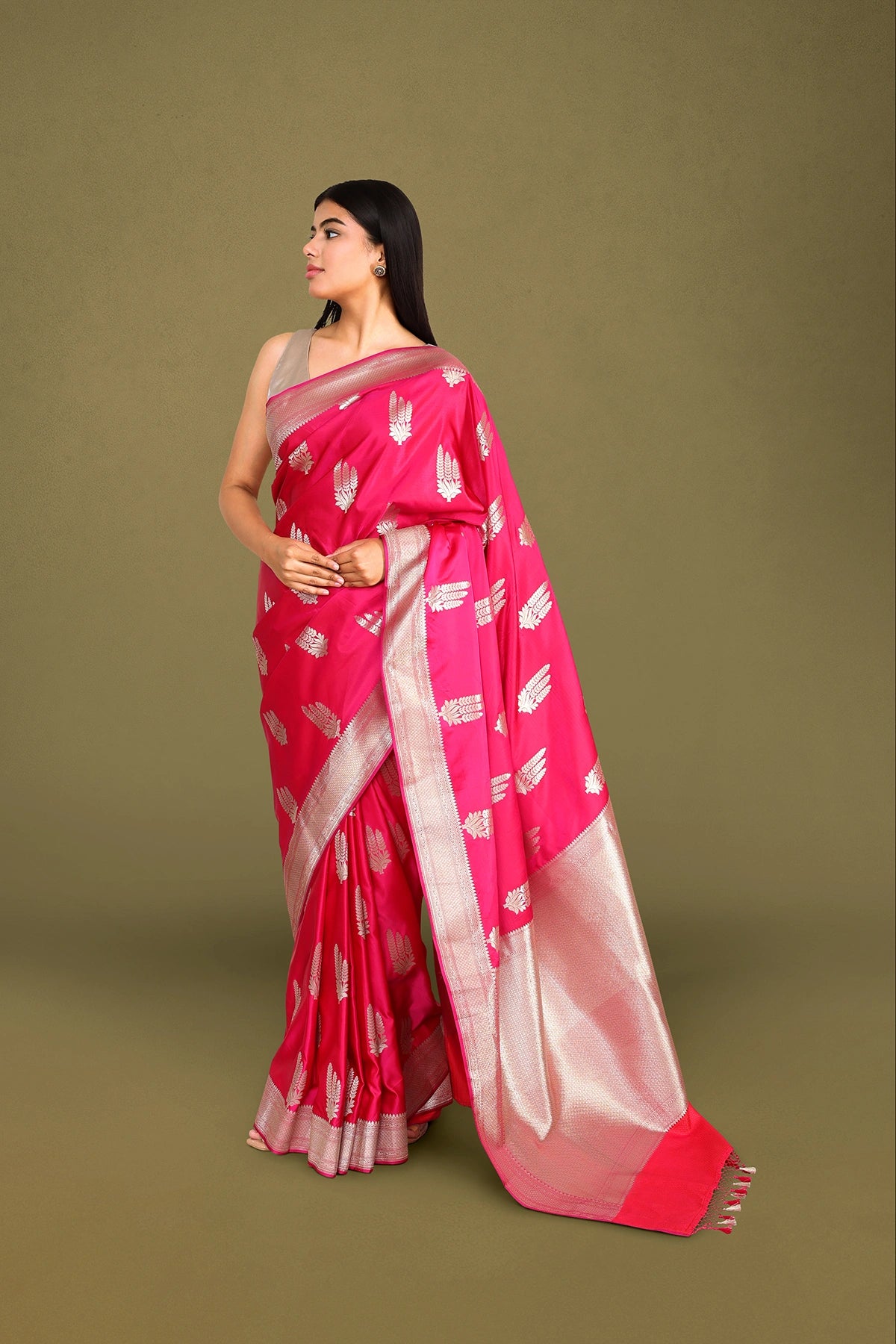 Pink Mashru Silk Banarasi Saree with Floral Booti Motifs