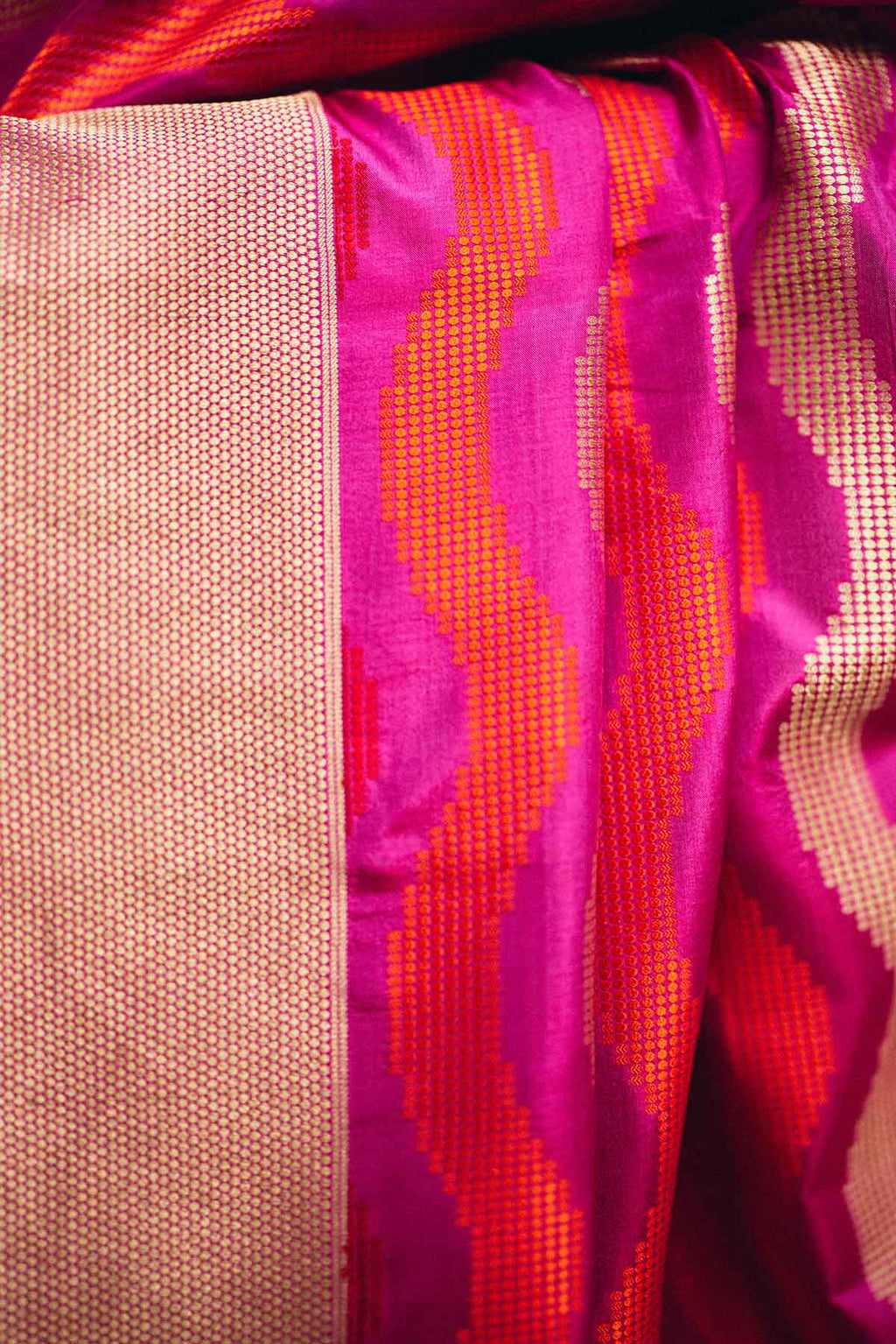 Pure Katan Silk Banarasi Saree with Contemporary Geometric Weave – Pink & Orange