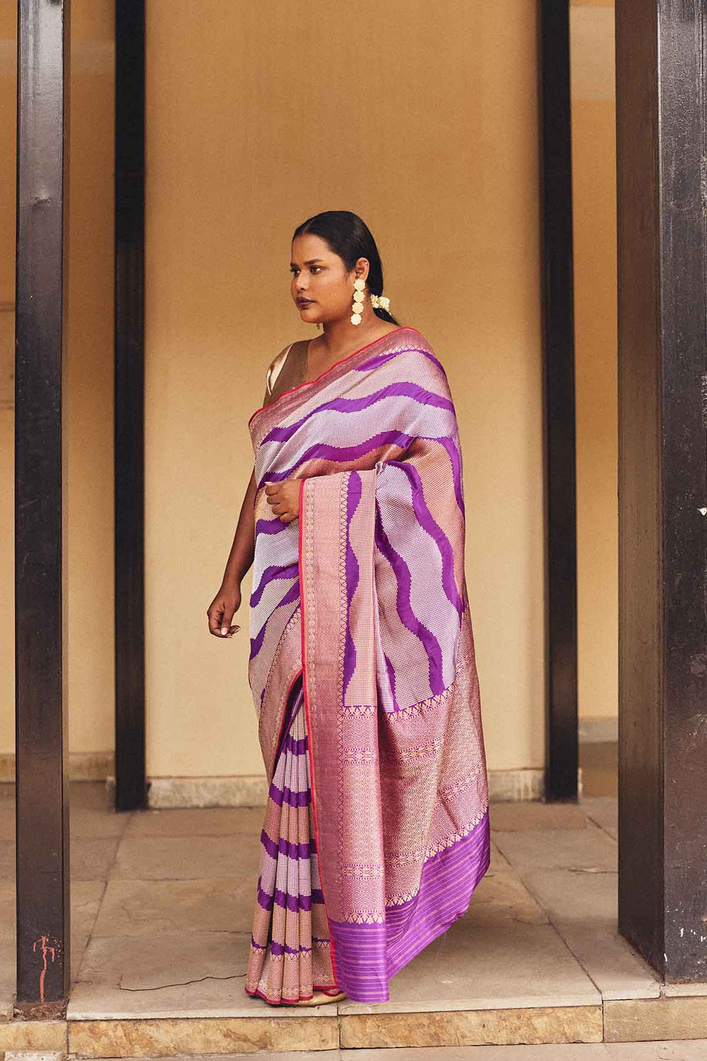 Pure Banarasi Silk Kadhuwa Jangla Saree – Wave Design in Purple & Rose Gold