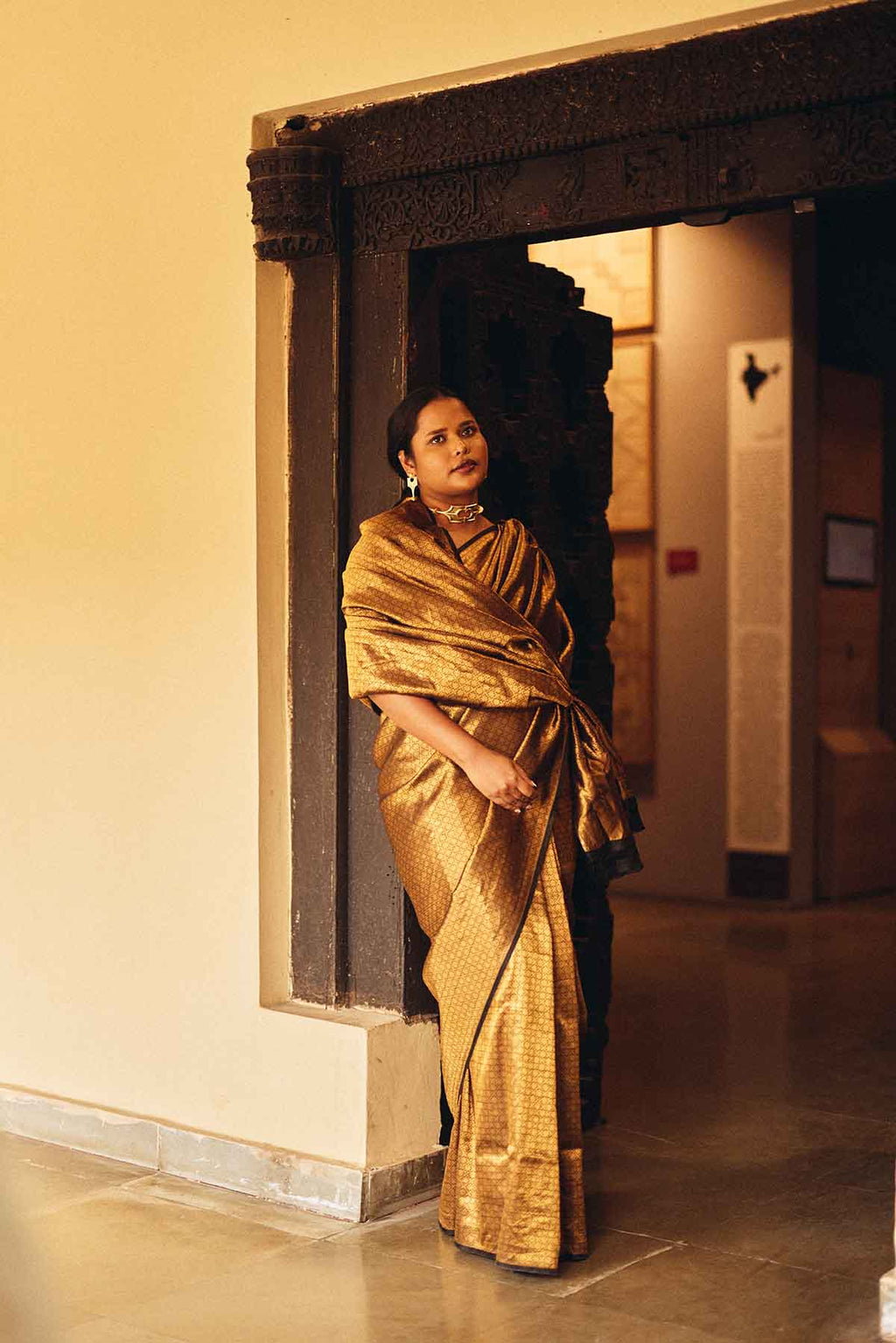 Pure Silk Jamewar Banarasi Saree – Antique Gold & Black