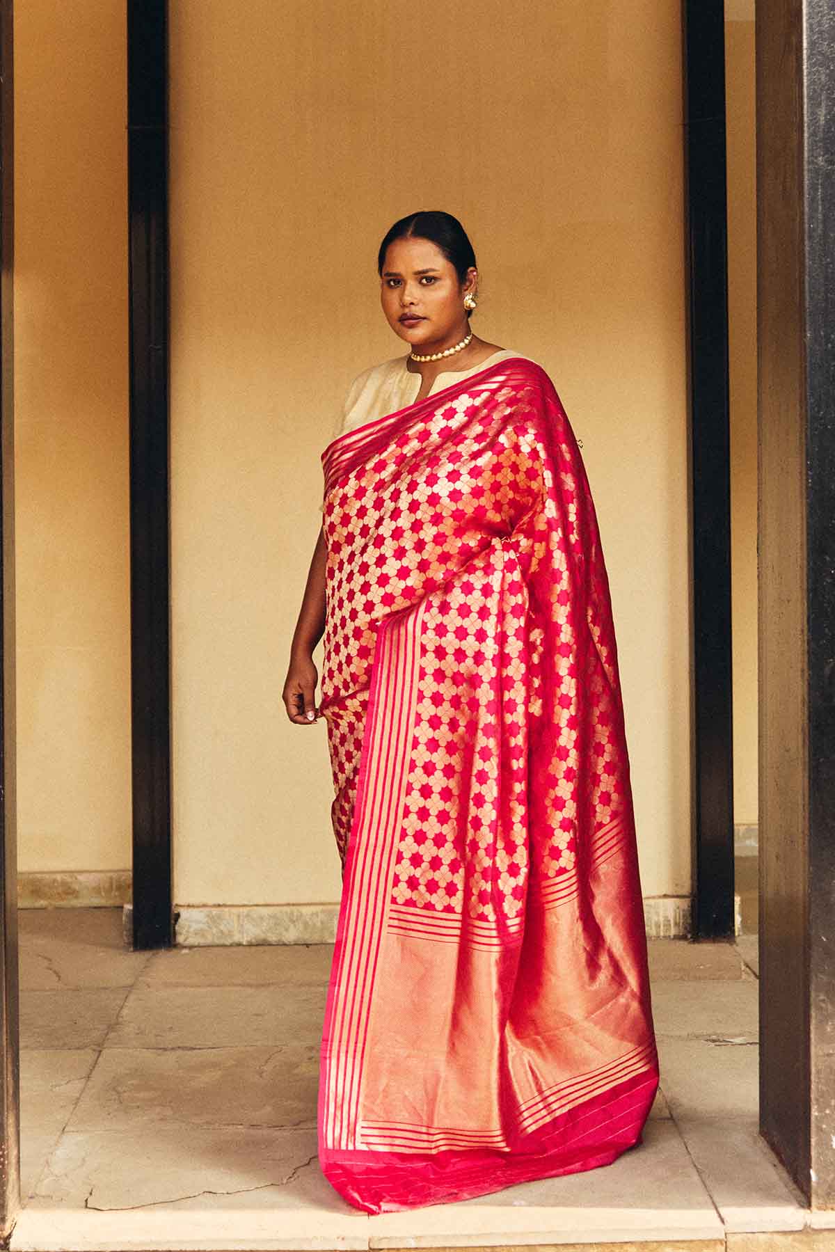 Pure Silk Jamewar Banarasi Saree in Red & Gold – Intricate All-Over Weave