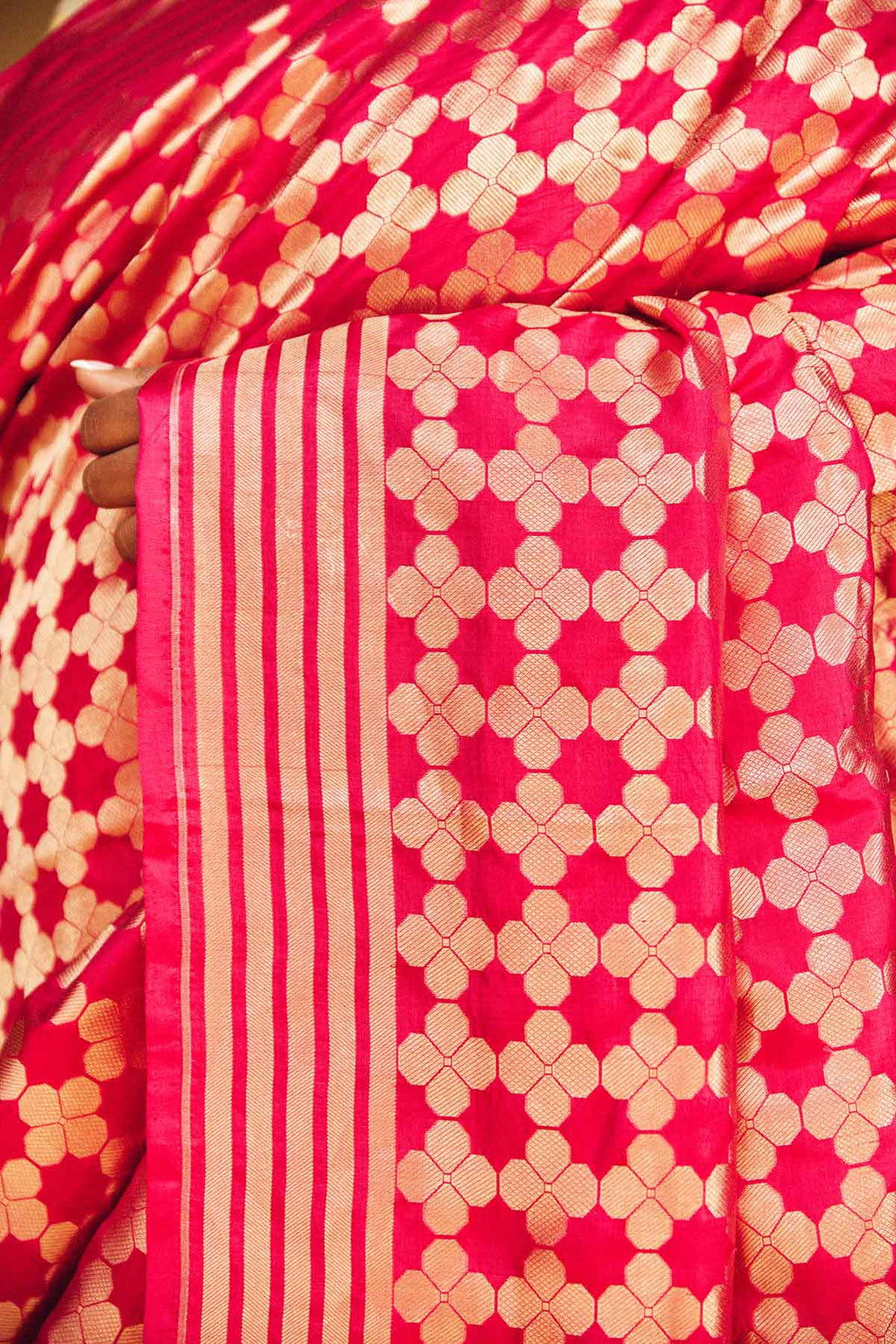 Pure Silk Jamewar Banarasi Saree in Red & Gold – Intricate All-Over Weave