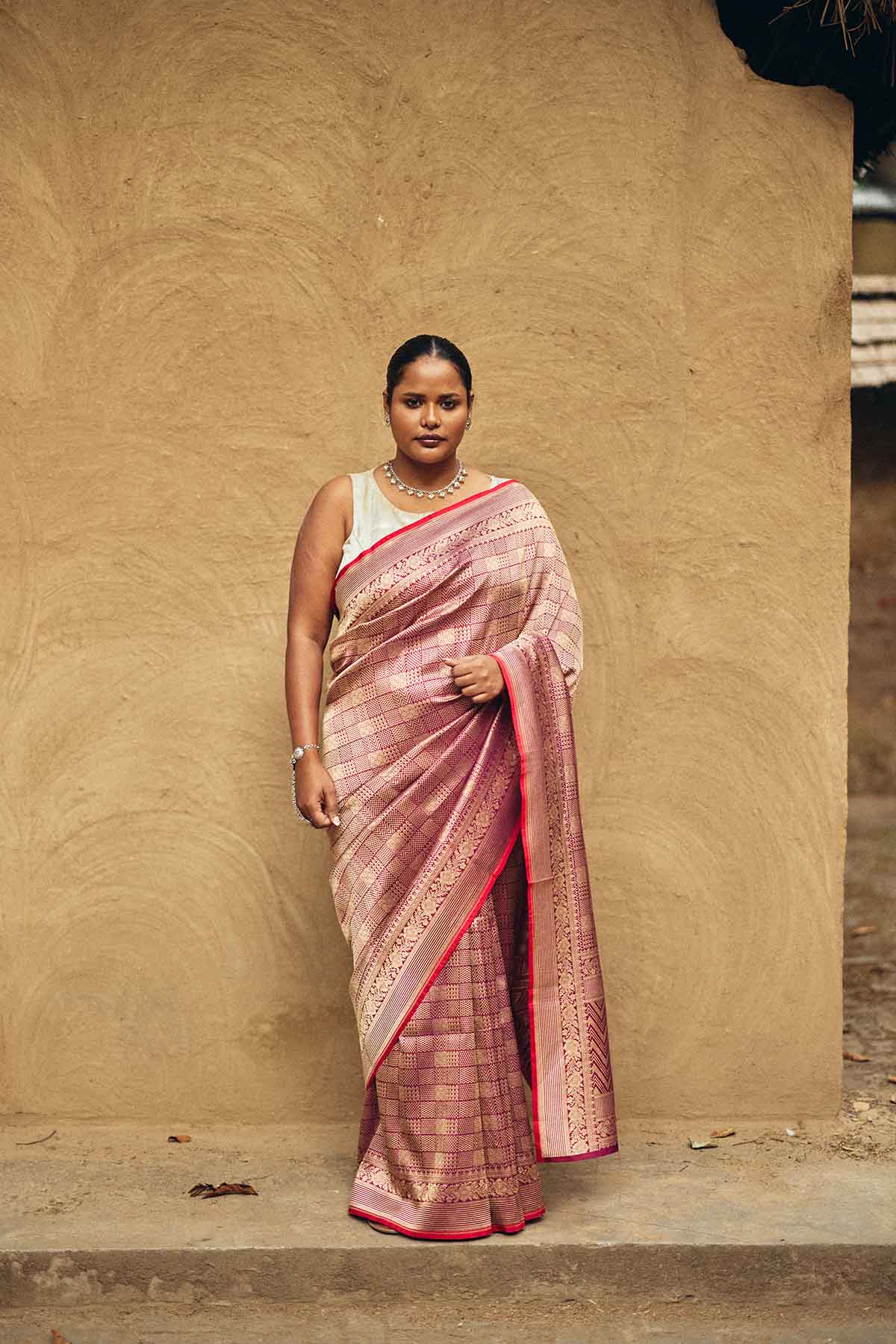 Pure Katan Silk Tanchoi Brocade Banarasi Saree in Beige & Red