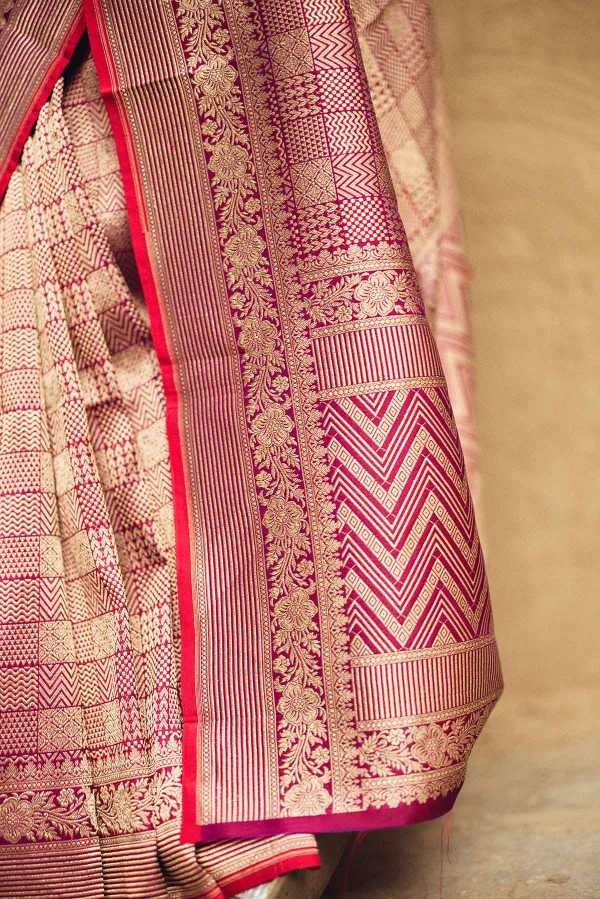 Pure Katan Silk Tanchoi Brocade Banarasi Saree in Beige & Red